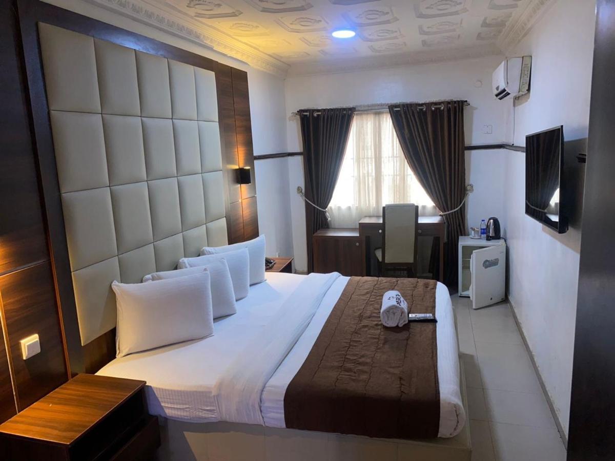 Presken Hotel @Villa Ikeja Exterior foto